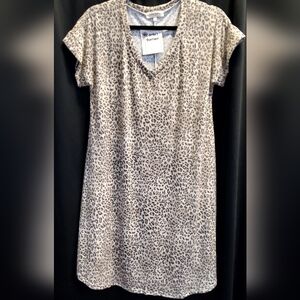 Sweet lovely s/s faded leopard print dress.